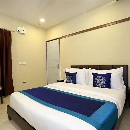 Capital O 9822 Hotel Seven Chandigarh Exterior photo