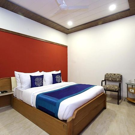 Capital O 9822 Hotel Seven Chandigarh Exterior photo