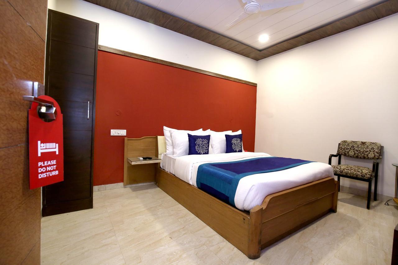 Capital O 9822 Hotel Seven Chandigarh Exterior photo