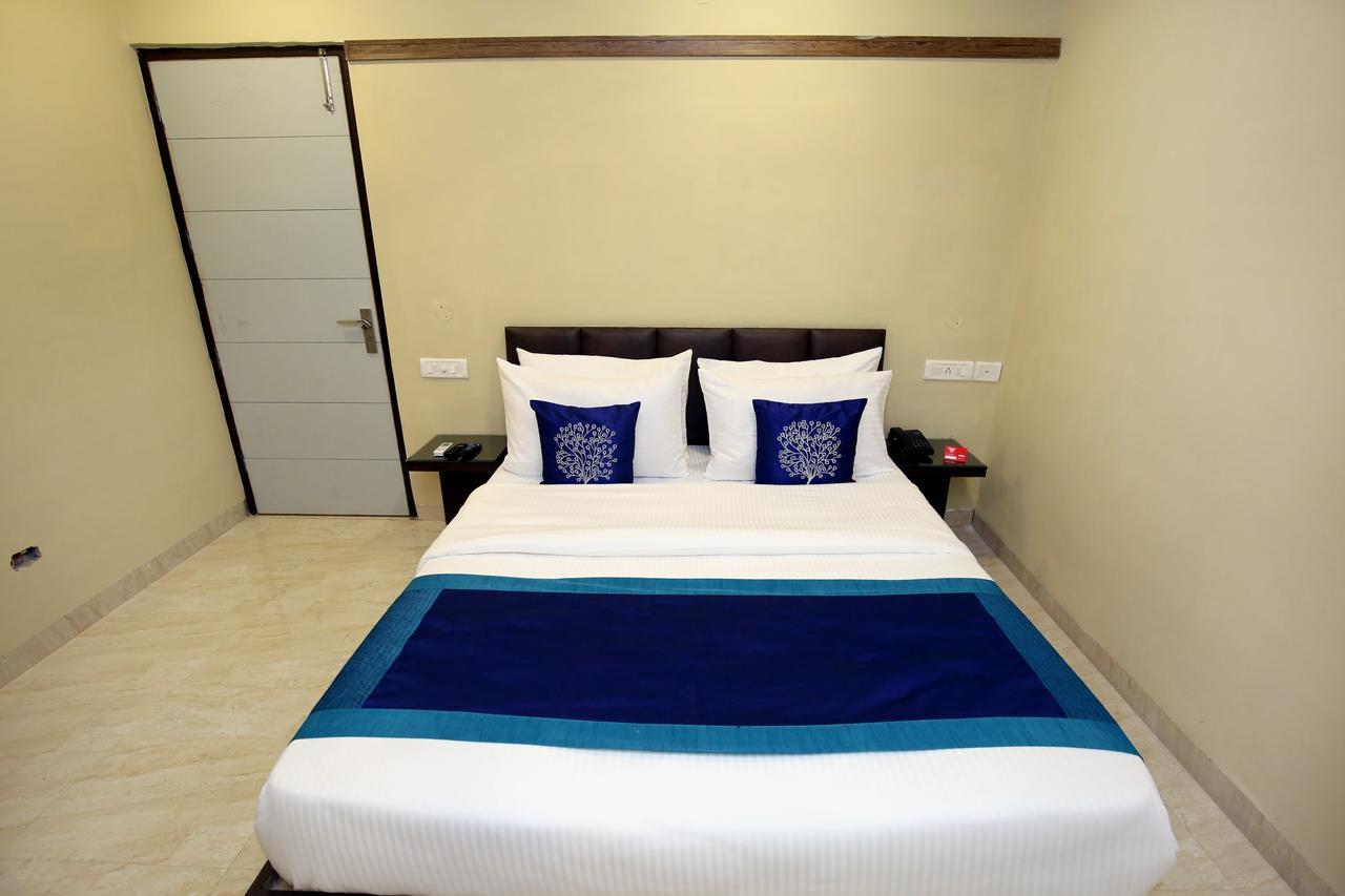 Capital O 9822 Hotel Seven Chandigarh Exterior photo