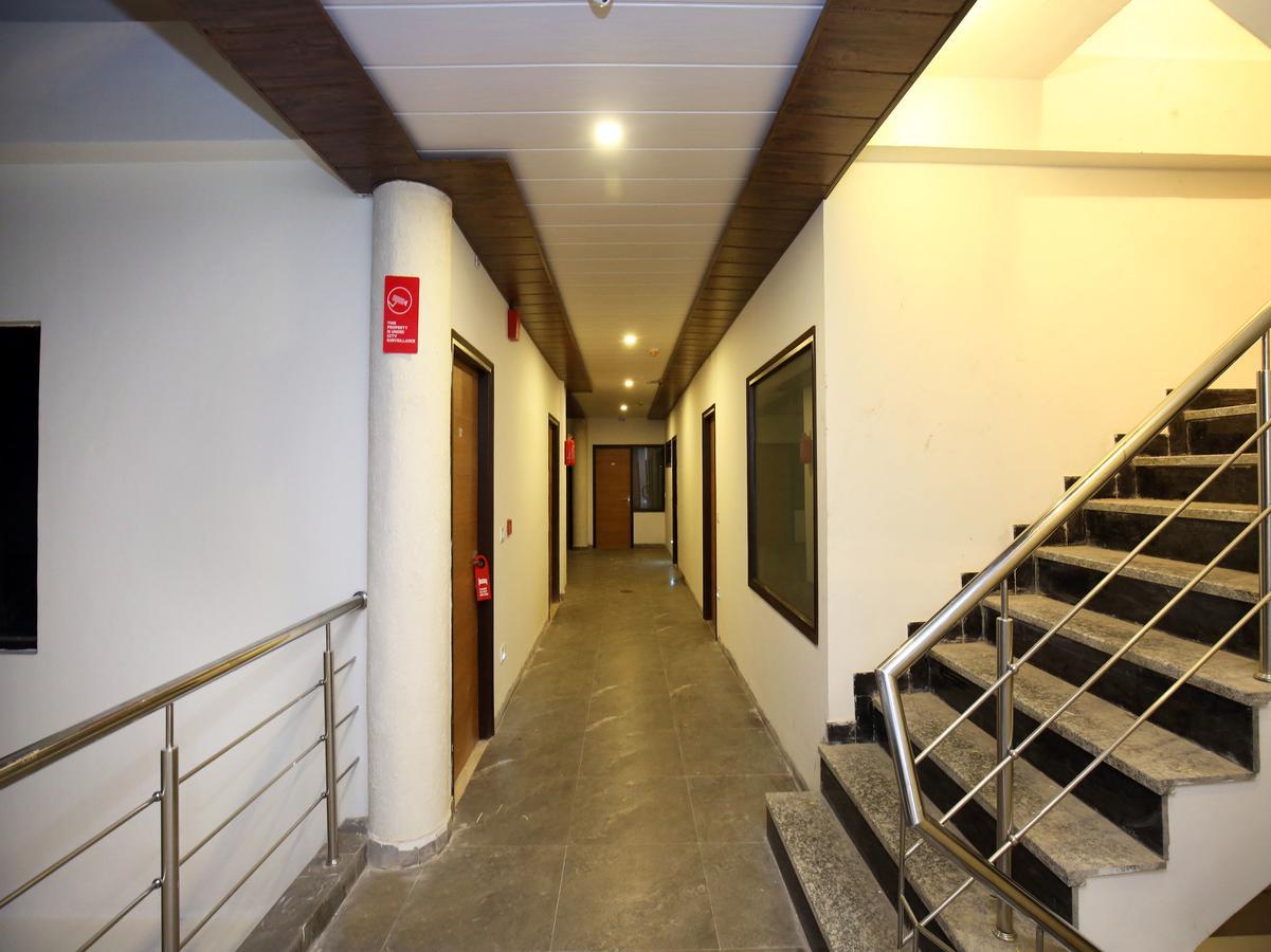 Capital O 9822 Hotel Seven Chandigarh Exterior photo