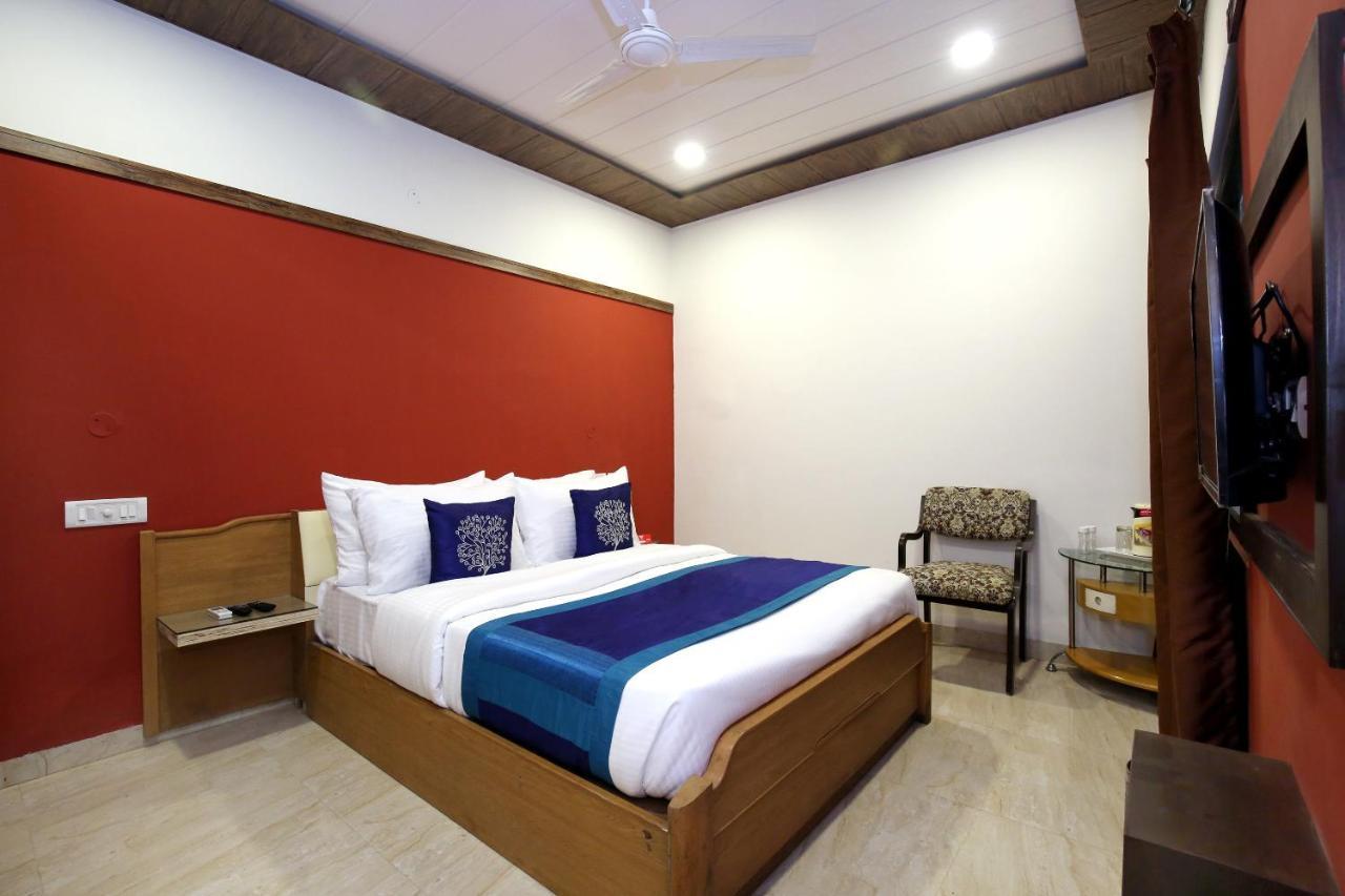Capital O 9822 Hotel Seven Chandigarh Exterior photo